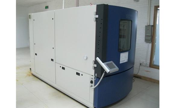 可靠性实验室新进一台温变速率为25℃/min的快速温变箱