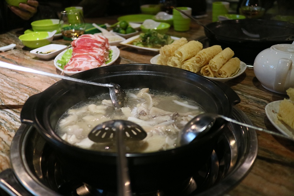 下筷子前先看看！上海食药监局发布冬季火锅消费提示